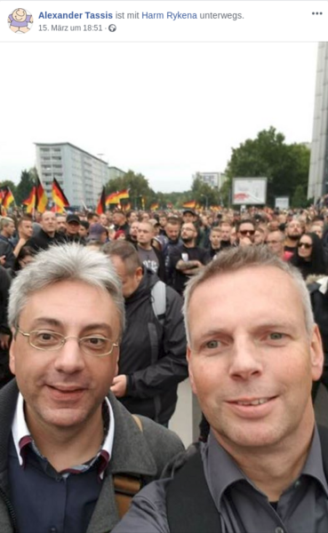 Harm Rykena auf der Versammlung in Chemnitz am 01.09.2018 mit Alexander Tassis, einem Flügel-Nahen Bremer AfD-Mitglied